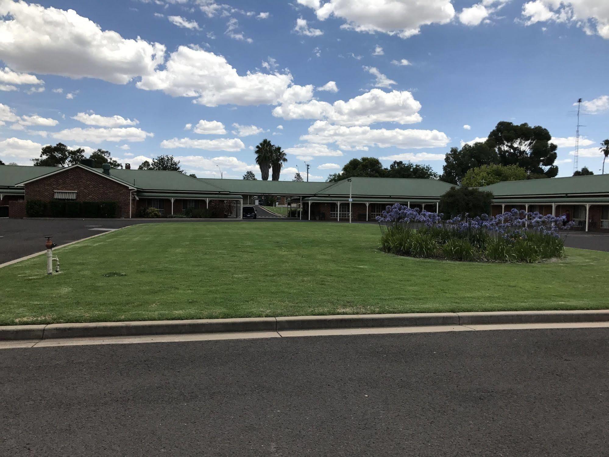 Leeton Heritage Motor Inn Esterno foto